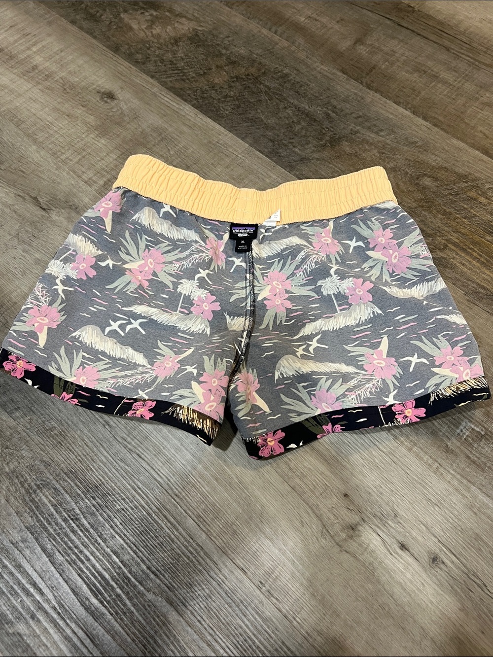Patagonia girl’s Costa Rica Baggies print Birds and Blooms size XL-14 - Picture 5 of 7